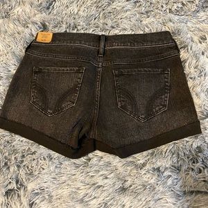 HOLLISTER BLACK DENIM SHORT